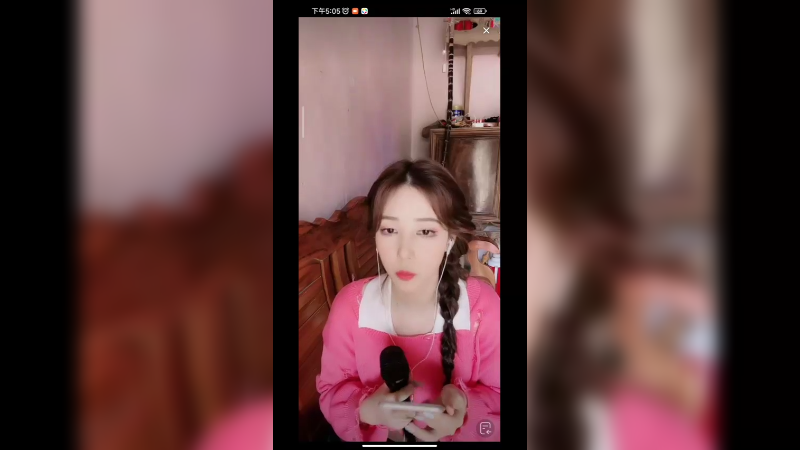 美女小七唱歌真好听，好可爱啊