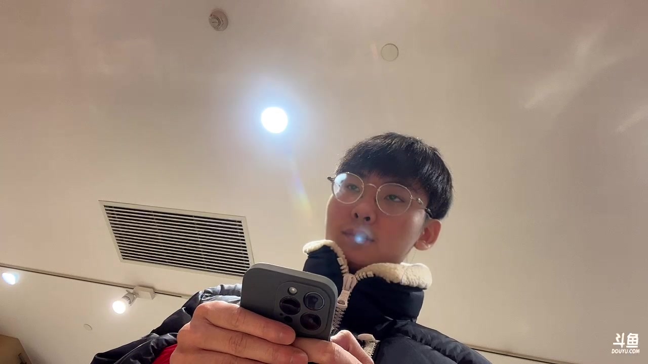 【2023-01-17 19点场】亲亲不小心：上海之行 带个猪