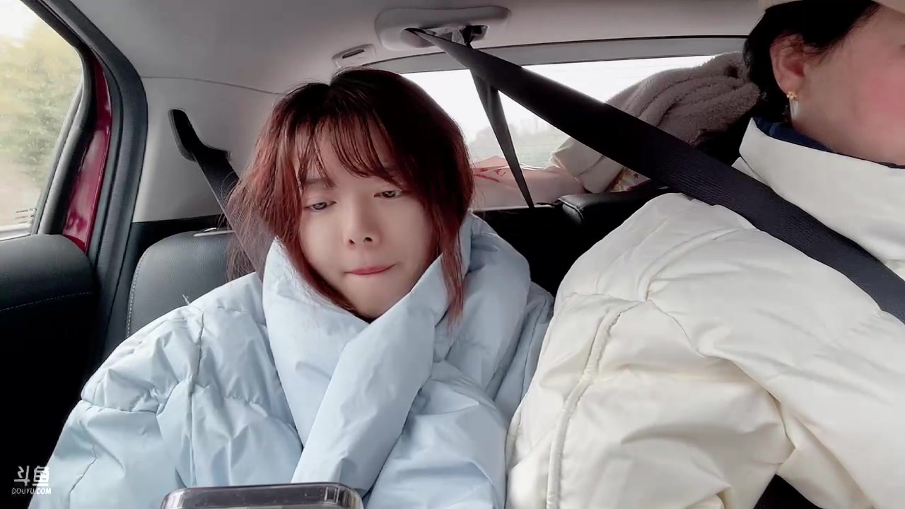 【2023-01-24 13点场】骆歆冲冲冲：驼：起床了 小啵一下