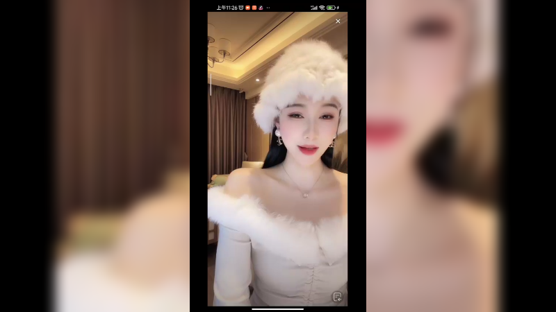 美女小姐姐穿的好保暖，非常好看啊