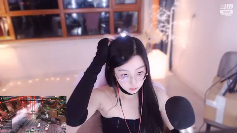 【2023-01-18 00点场】美女小莹：新年好呀兄弟萌 恭喜发财！
