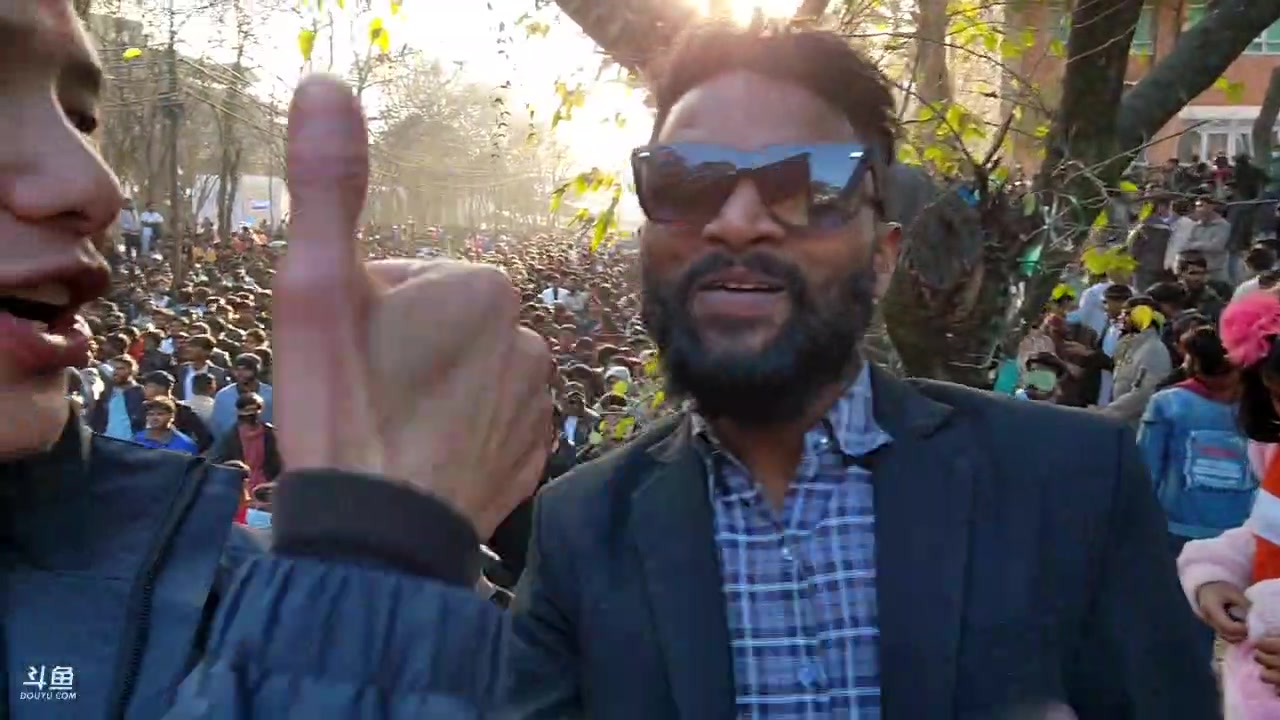 【2023-01-26 17点场】叶子户外：尼泊尔day9新年快乐