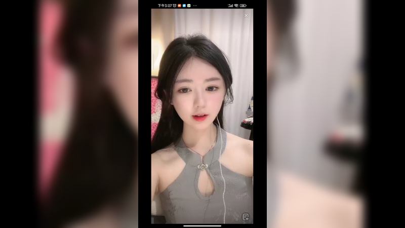 美女真可爱啊，长了个娃娃脸