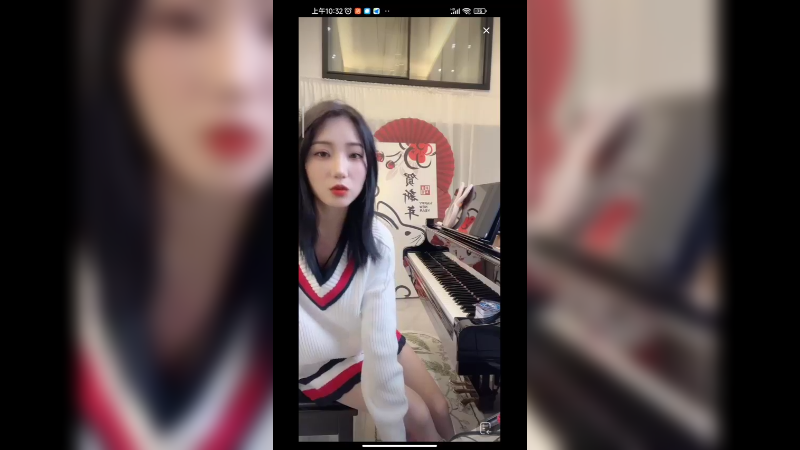 美女小姐姐在家穿的好可爱啊，猫咪好看