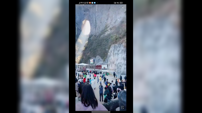 来张家界天门山看一线天和一道光，真好看啊