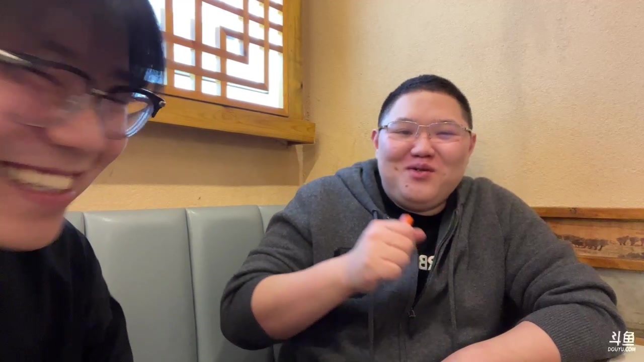 【2023-01-29 22点场】imxiaoxin：【✘-✘】和刘哥户外夜宵