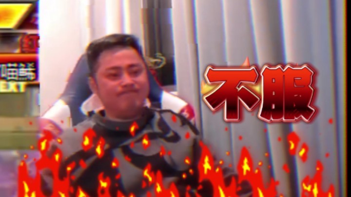 不打死他，我把自己的脸打肿