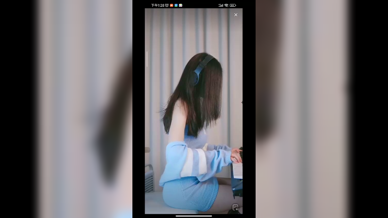 美女不露脸弹琴真好听，真不错啊