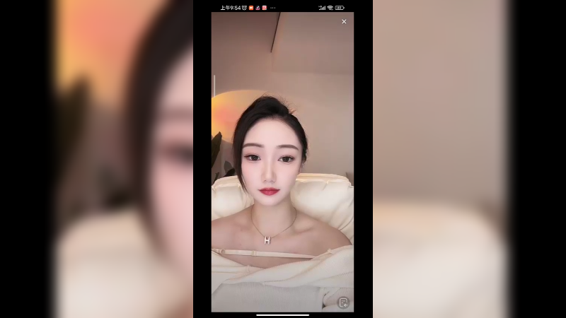 美女唱歌挺好听啊