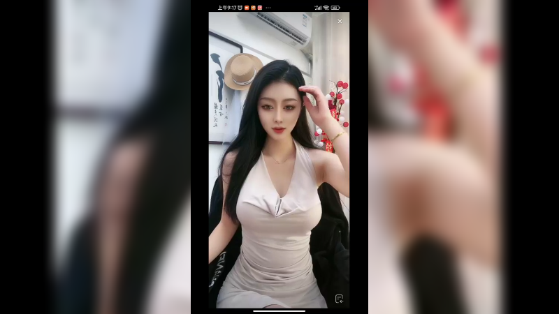 美女化妆很妖娆，迷人啊