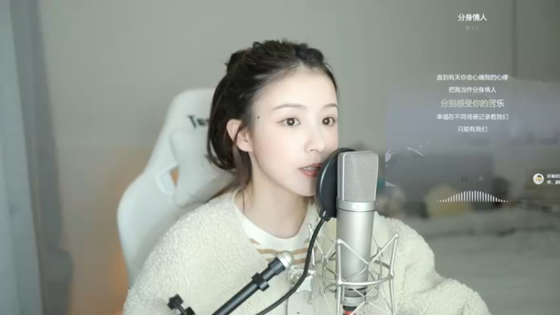 美女二珂每次演唱《因为爱情》都那么好听啊