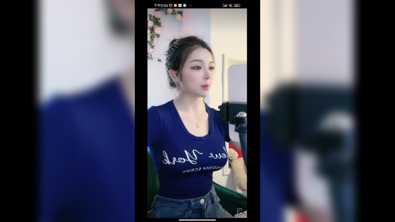 美女小姐姐唱歌很好听，好可爱啊