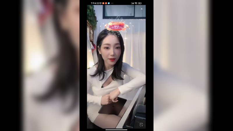 美女真好看，她很喜欢健身