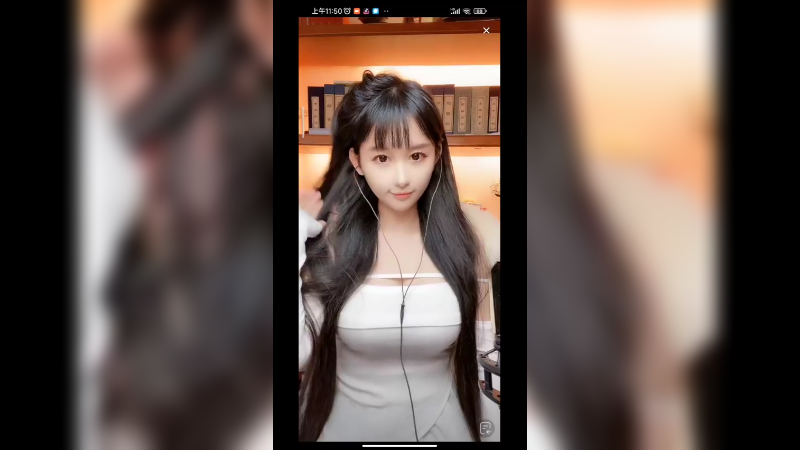 美女真可爱啊，声音也好听