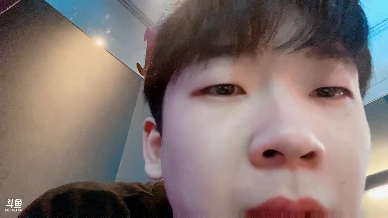 【2023-02-02 23点场】叁三QvQ：【小奶团】去趟医院看情况晚点播