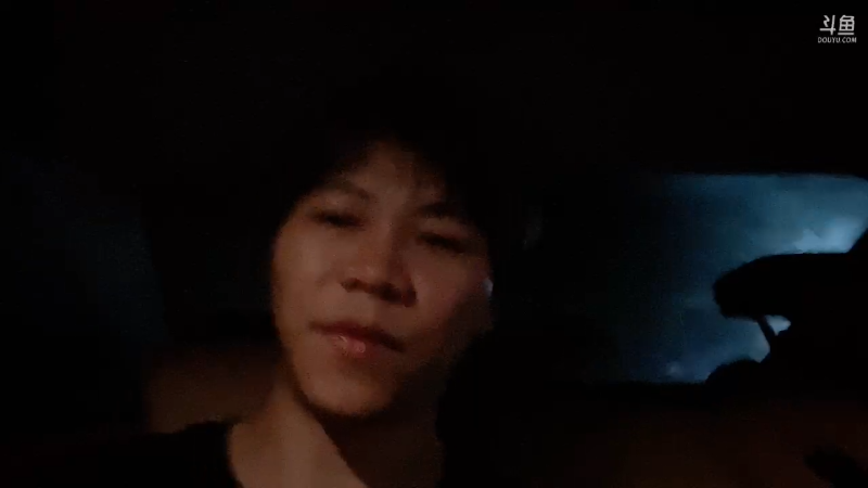 我在斗鱼看美食老王直播户外