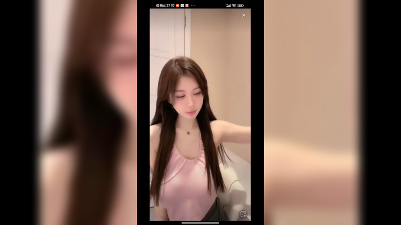 美女在家直播，好清纯