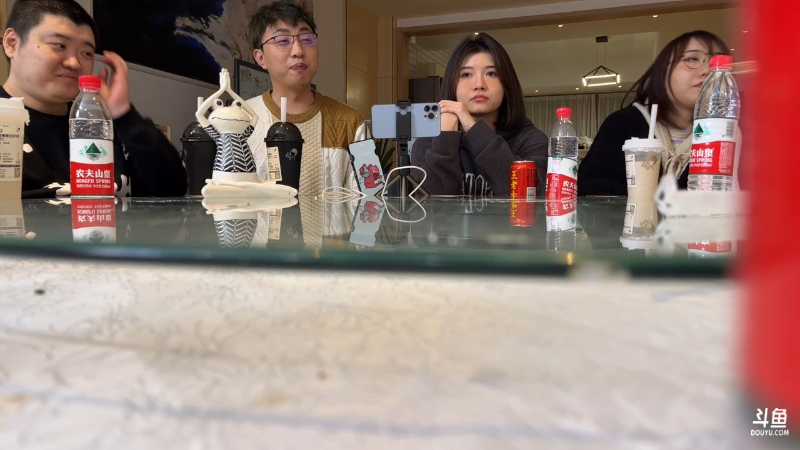 我在斗鱼看小白鸽WhiteDove直播热门游戏