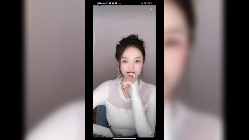 美女穿白色衣服真好看，气质好啊