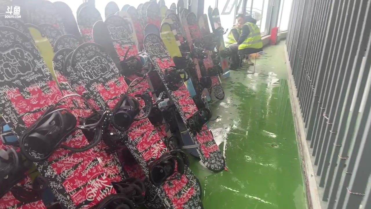 【2023-02-09 09点场】何二抛zZ：流浪湖北 自由的鸟