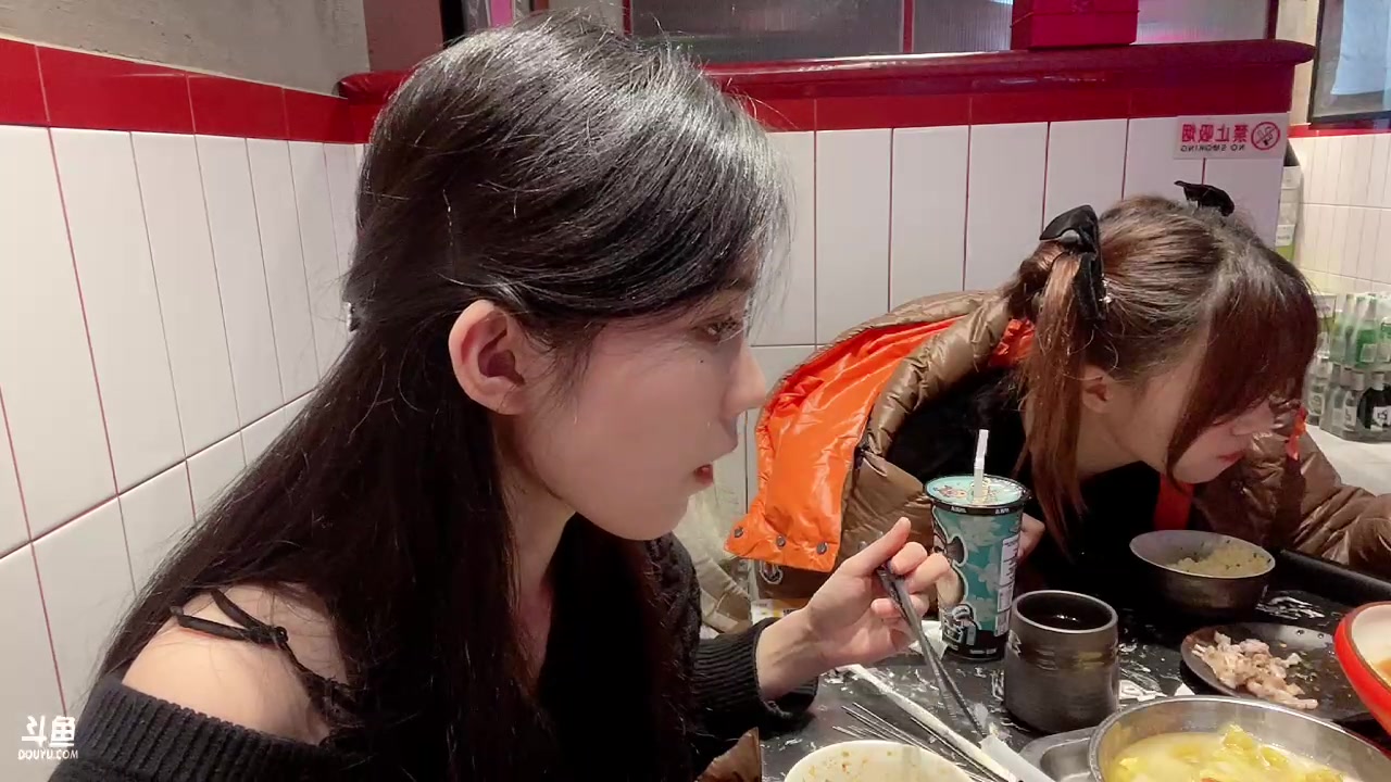 【2023-02-09 23点场】不2不叫周淑怡：二台蛋宝： 钻粉~吃饭饭