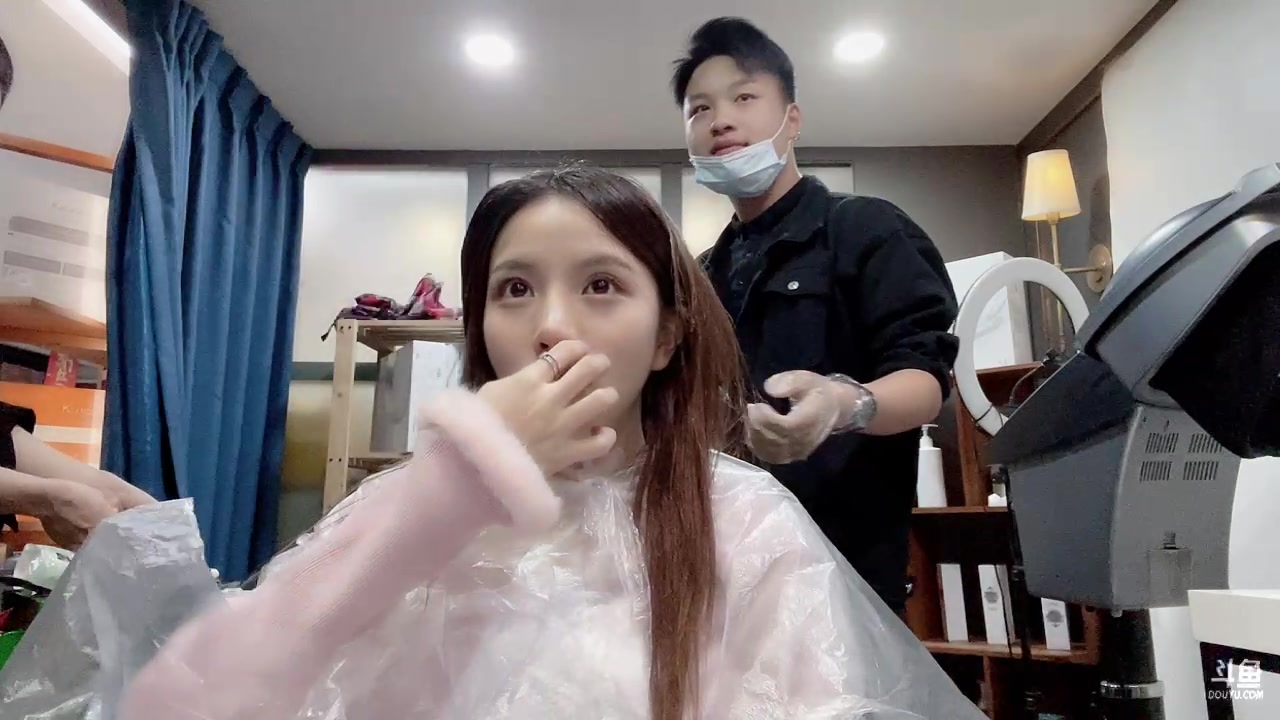 【2023-02-09 19点场】唐6儿：【小奶团】 换单反啦~ 没完全调试好的效