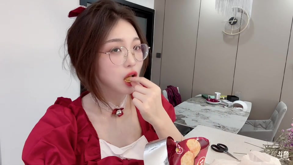 【2023-02-13 21点场】呆妹儿小霸王：【双倍】：二台小曼瑶