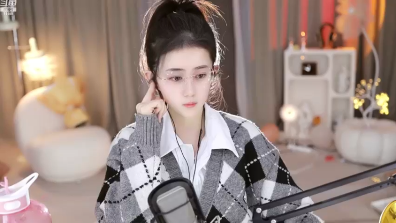 【2023-02-12 22点场】阿梨small：清纯女大学生回来啦！