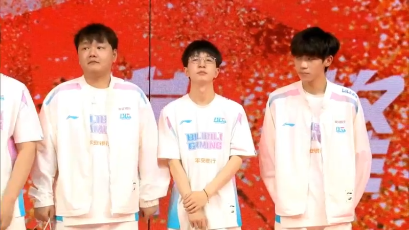 2023LPL春季赛BLG 上台和粉丝合影留恋，精彩视频集锦