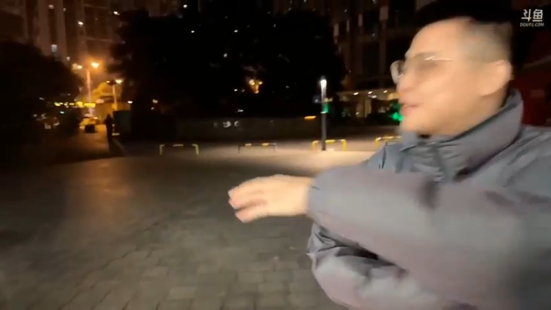 博哥和美女聊天好搞笑