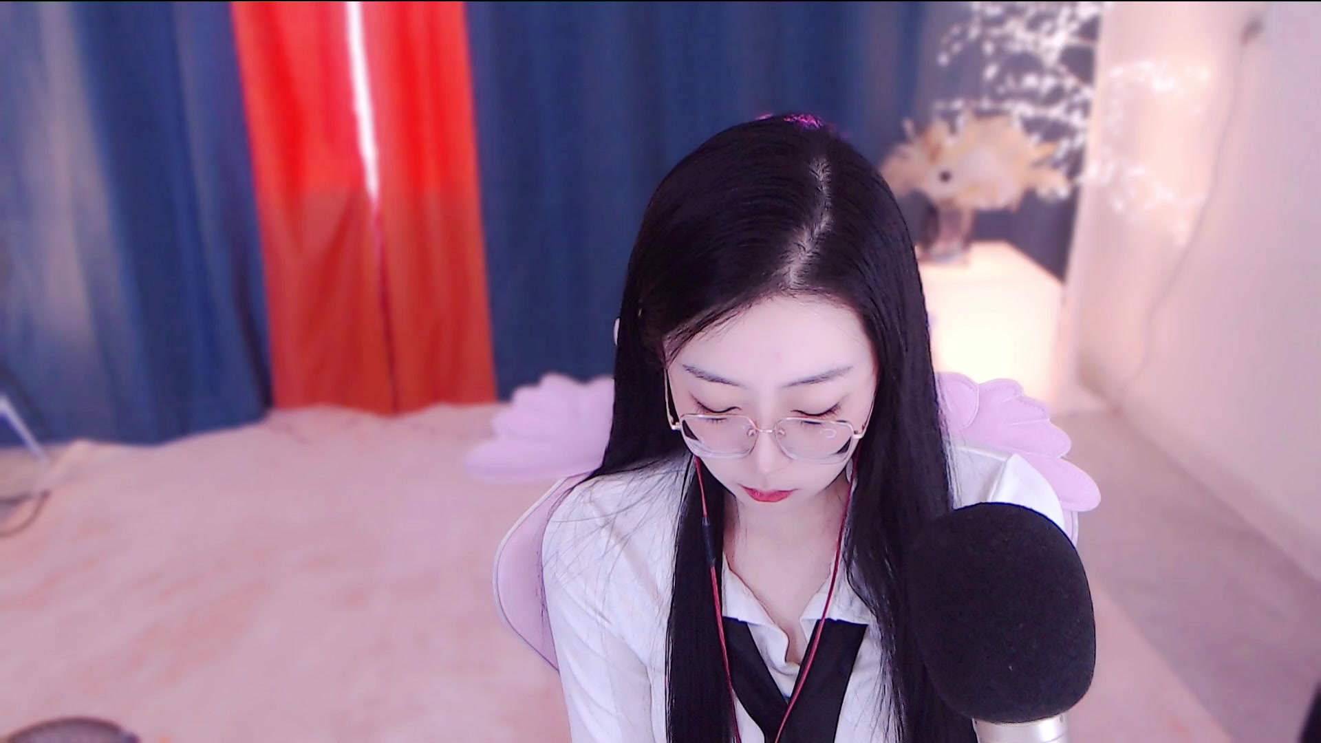 【2023-02-14 14点场】美女小莹：不会有人情人节还在家打游戏吧？
