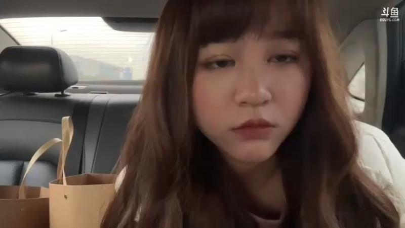 【2023-02-16 17点场】钱蓓婷起床了没：双倍❤️和水友线下见面咯