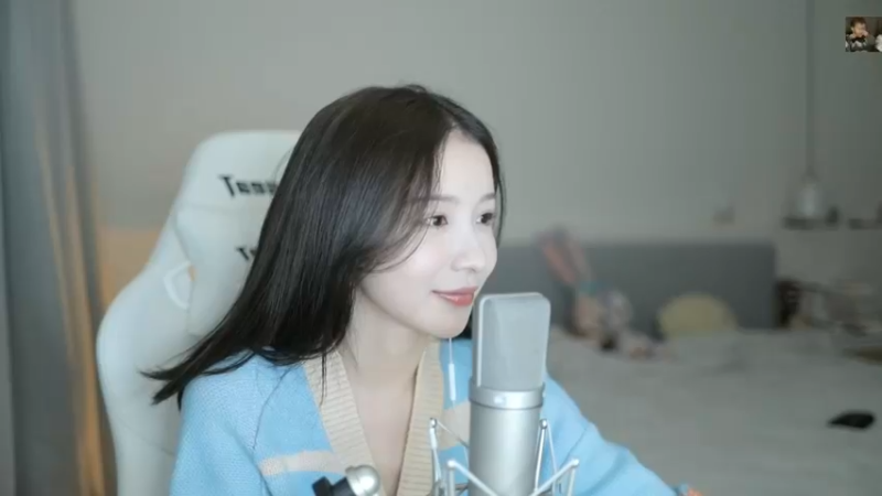 二珂真可爱啊，十点就下了