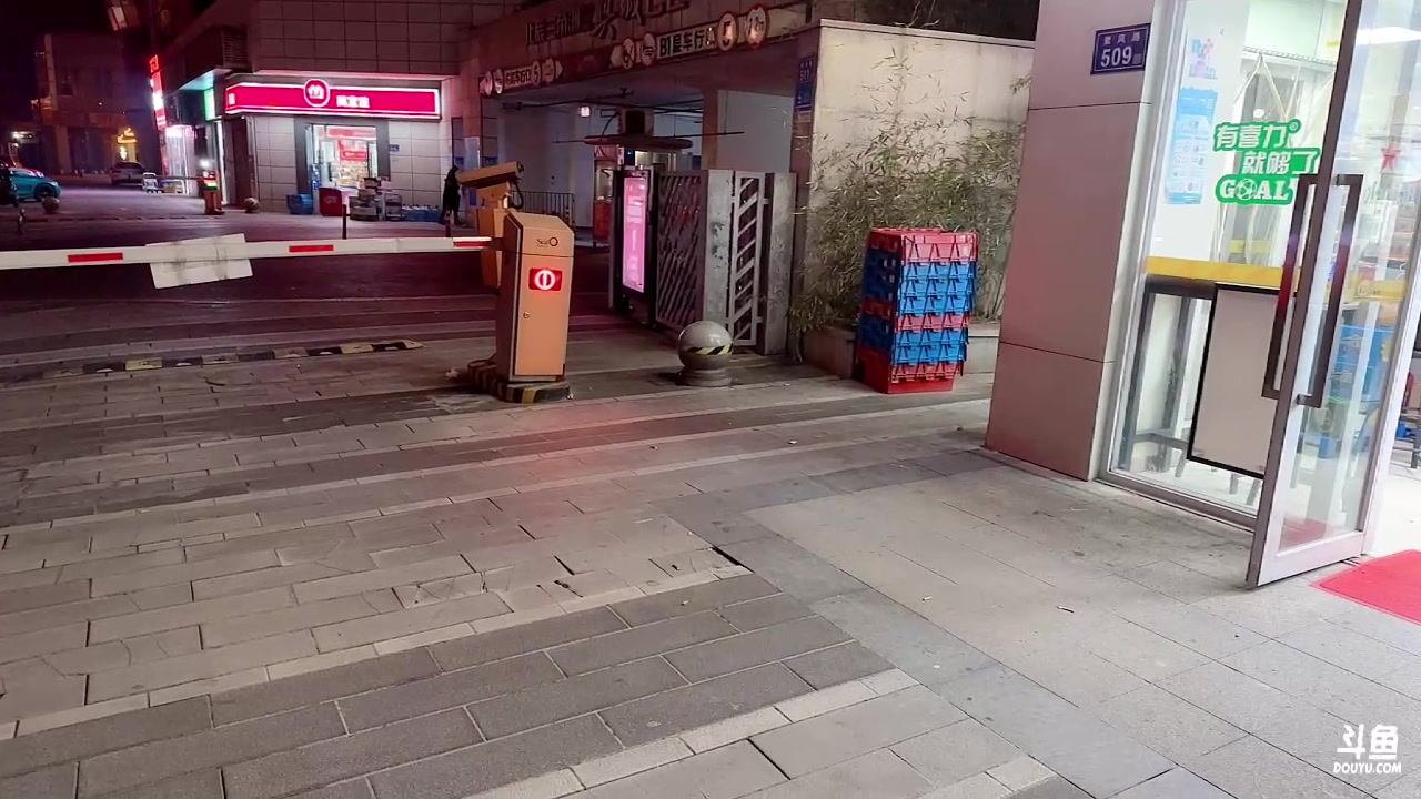 【2023-02-17 02点场】别问问就黑皮：【小奶团】天使直播间