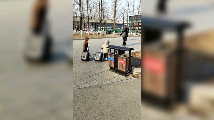 16号下飞机拍的，哈哈哈  预计23号到家
