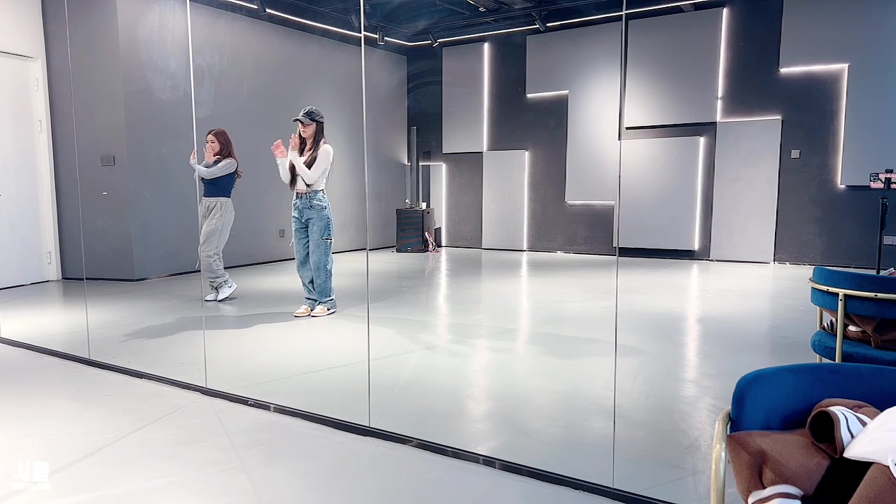 【2023-02-19 17点场】喵小莎：下午2点来。晚上11点来。