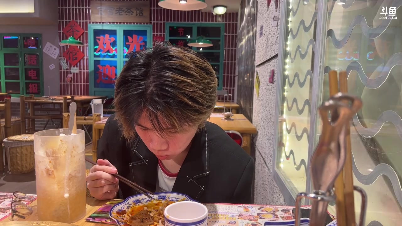 【2023-02-20 20点场】骚易丶：2200巅峰赛 2207607