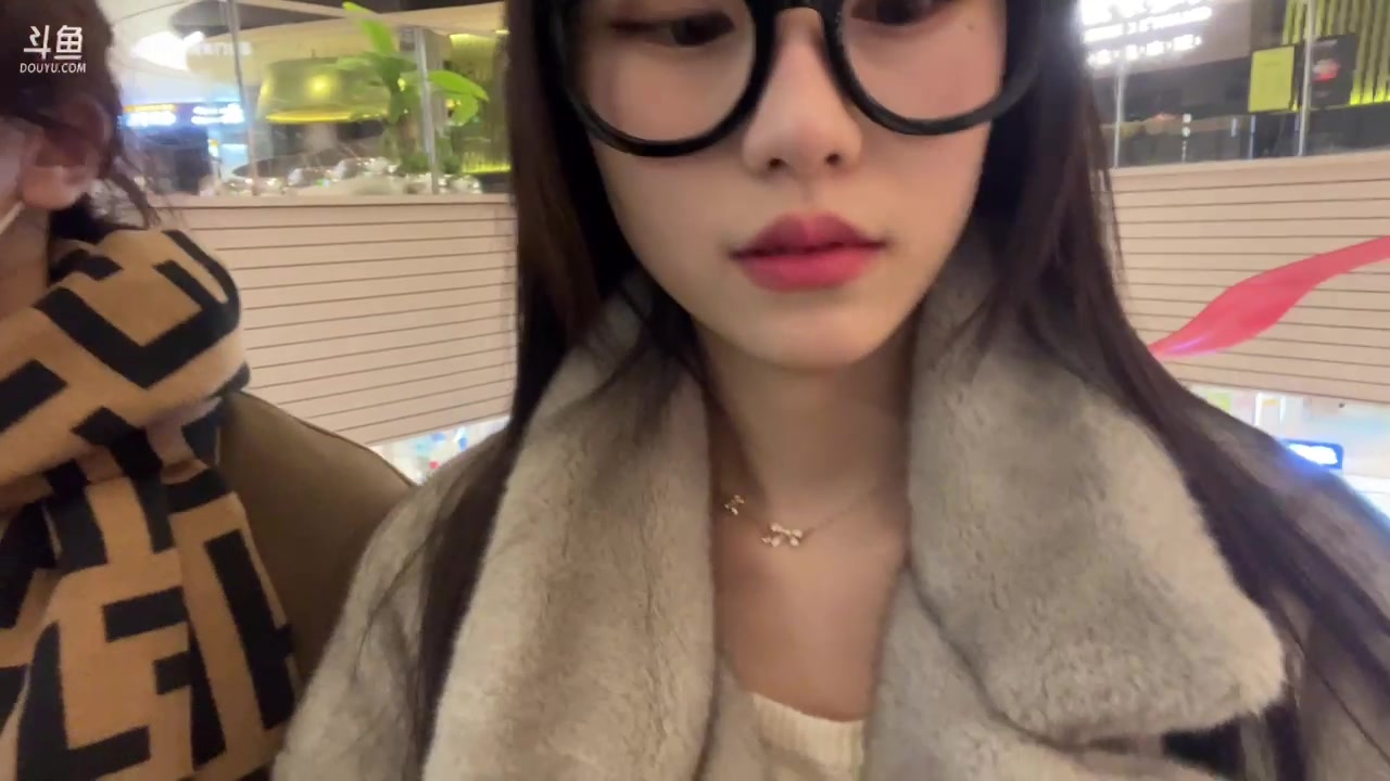 【2023-02-20 19点场】若若跑的贼快：小若去重庆，小晴来直播