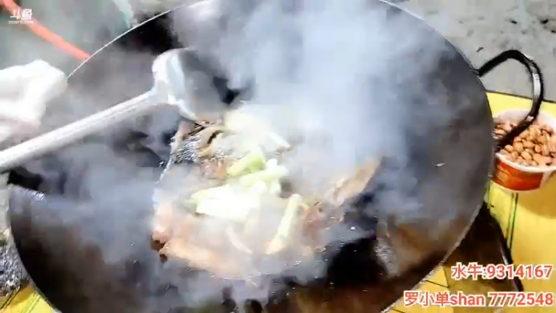 肖哥看强哥做鱼肉和鸡肉美食，今晚伙食真顶