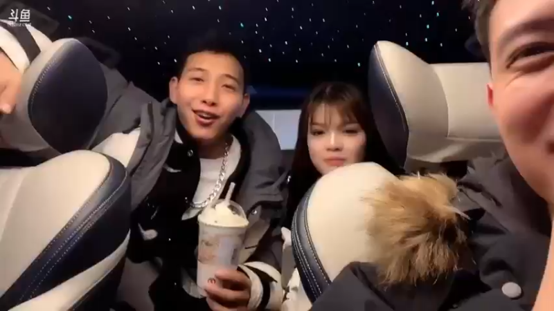 彪哥让美女感受心跳