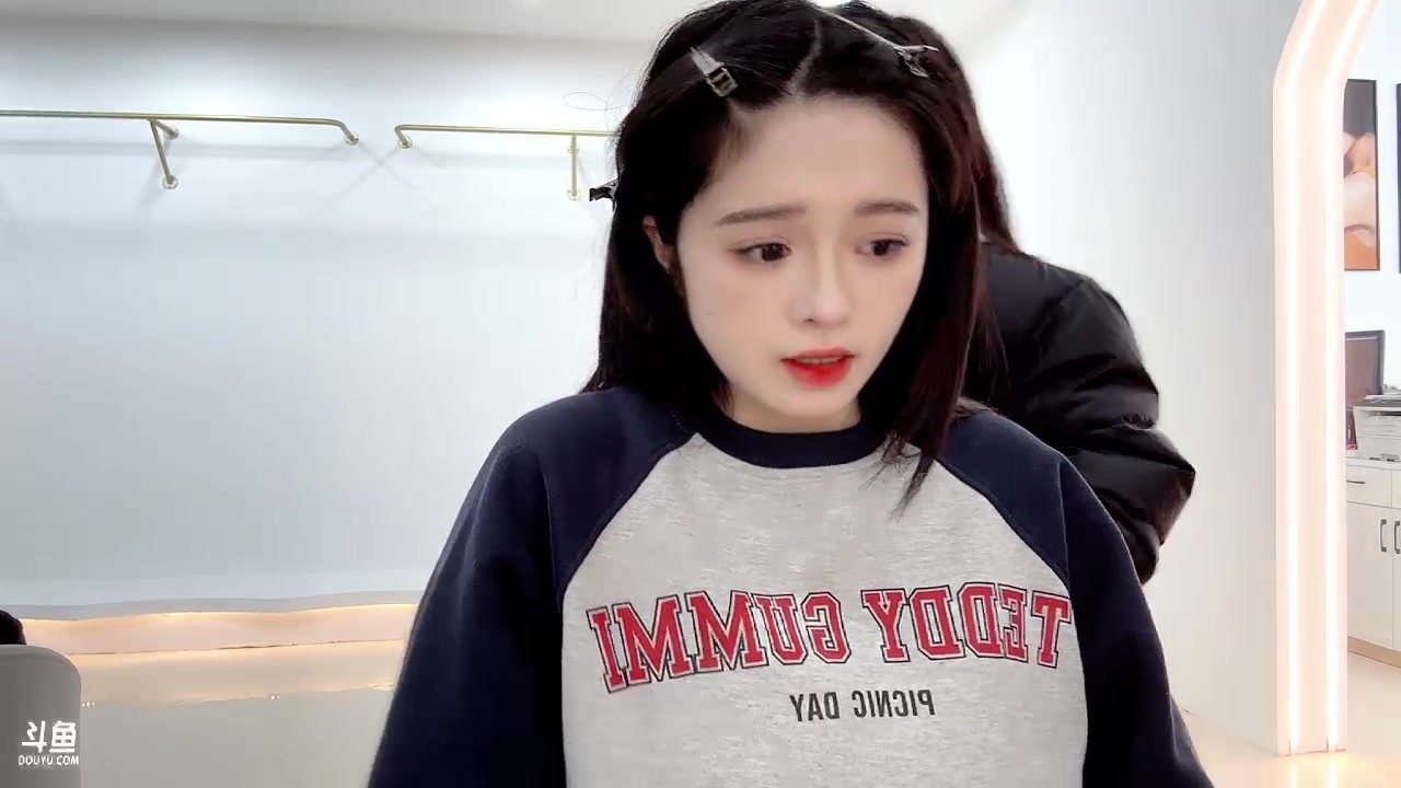 【2023-02-17 11点场】douyu小漠：由乃：在干嘛的呢