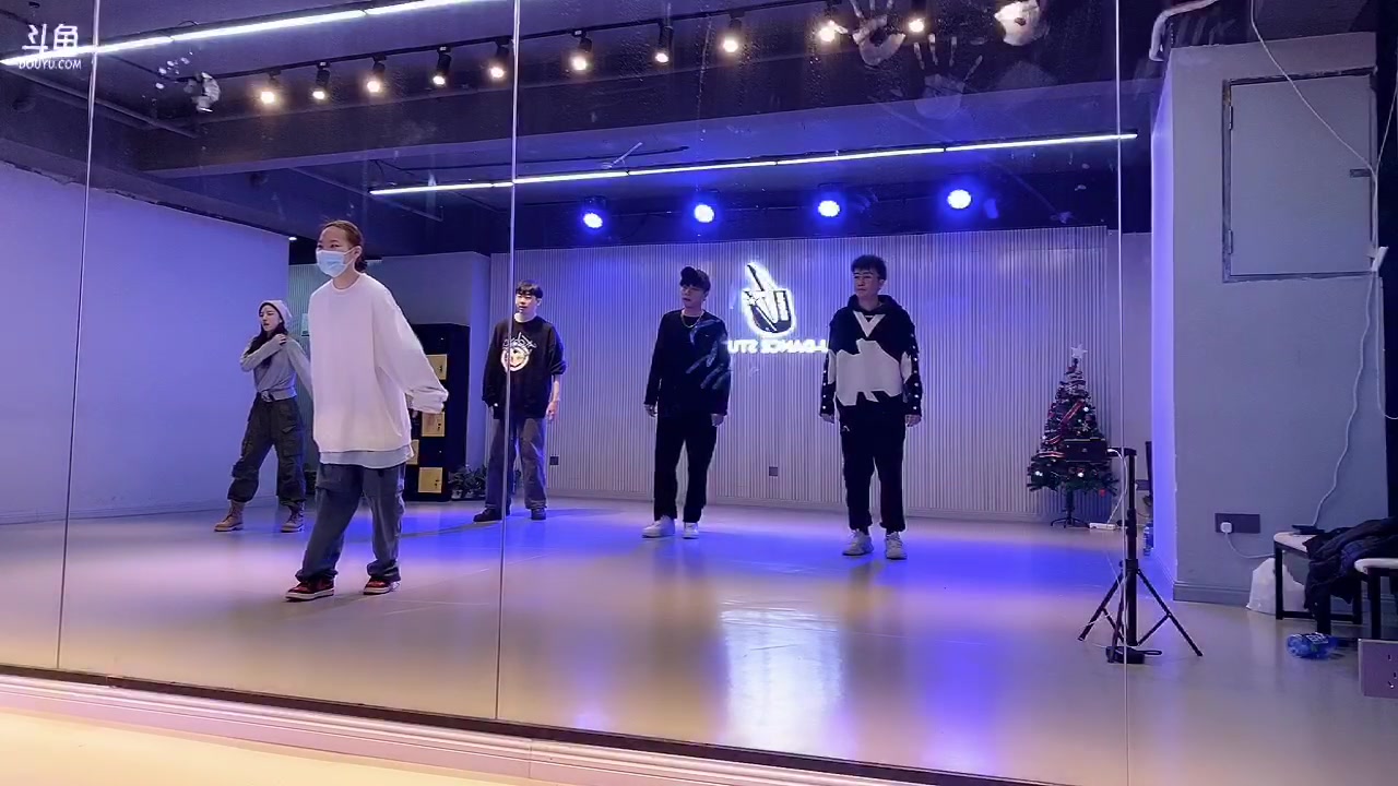 【2023-02-22 17点场】叁三QvQ：【小奶团】四点去跳舞～