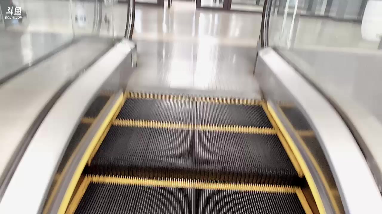 【2023-02-23 15点场】冲酱ccc：开会户外一会5点进馆看比赛！