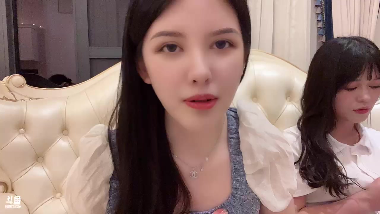 【2023-02-22 22点场】Kiki仔ovo：【kiki仔】到三亚咯