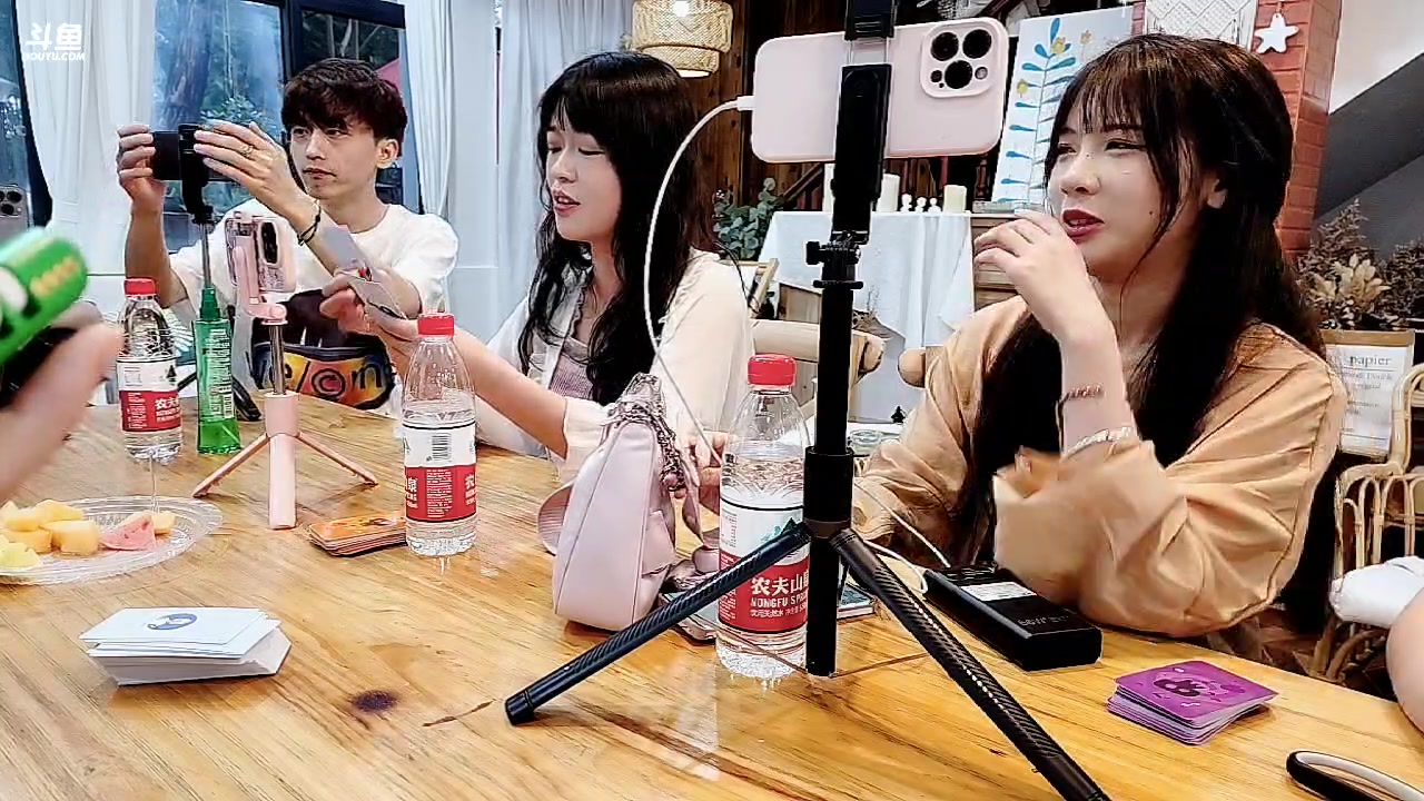 【2023-02-23 17点场】轰轰仔：轰轰：三亚Day1。