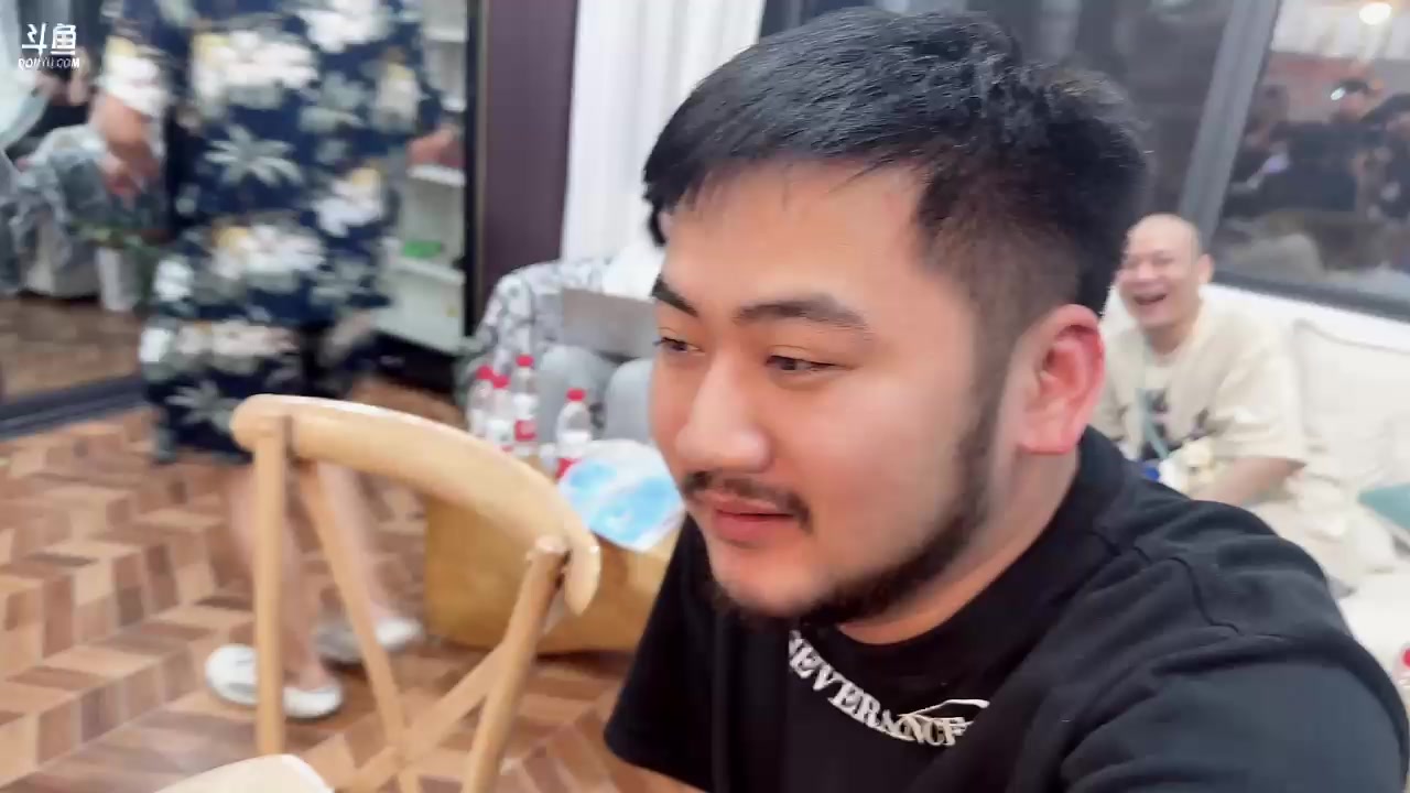 【2023-02-24 00点场】轰轰仔：轰轰：三亚Day1。