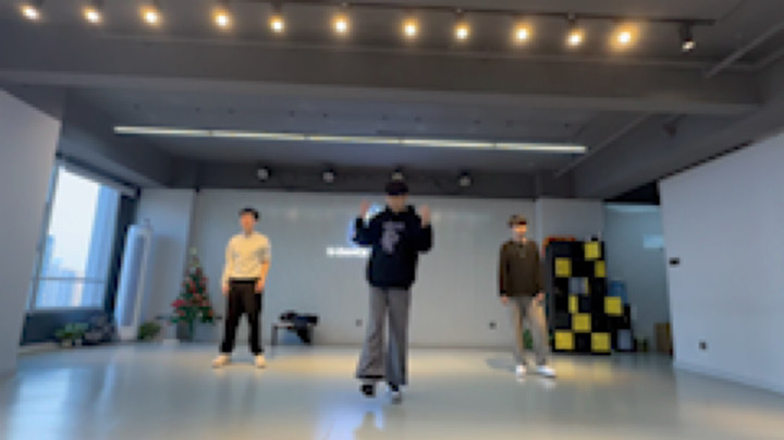别问问就黑皮发布了一个斗鱼视频2023-02-25
