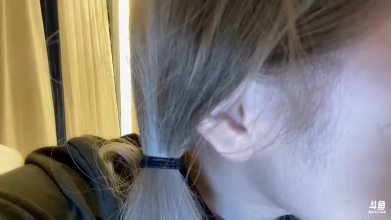 【2023-02-22 21点场】童猪啊i：【钻粉狂欢】晚上7点到三亚