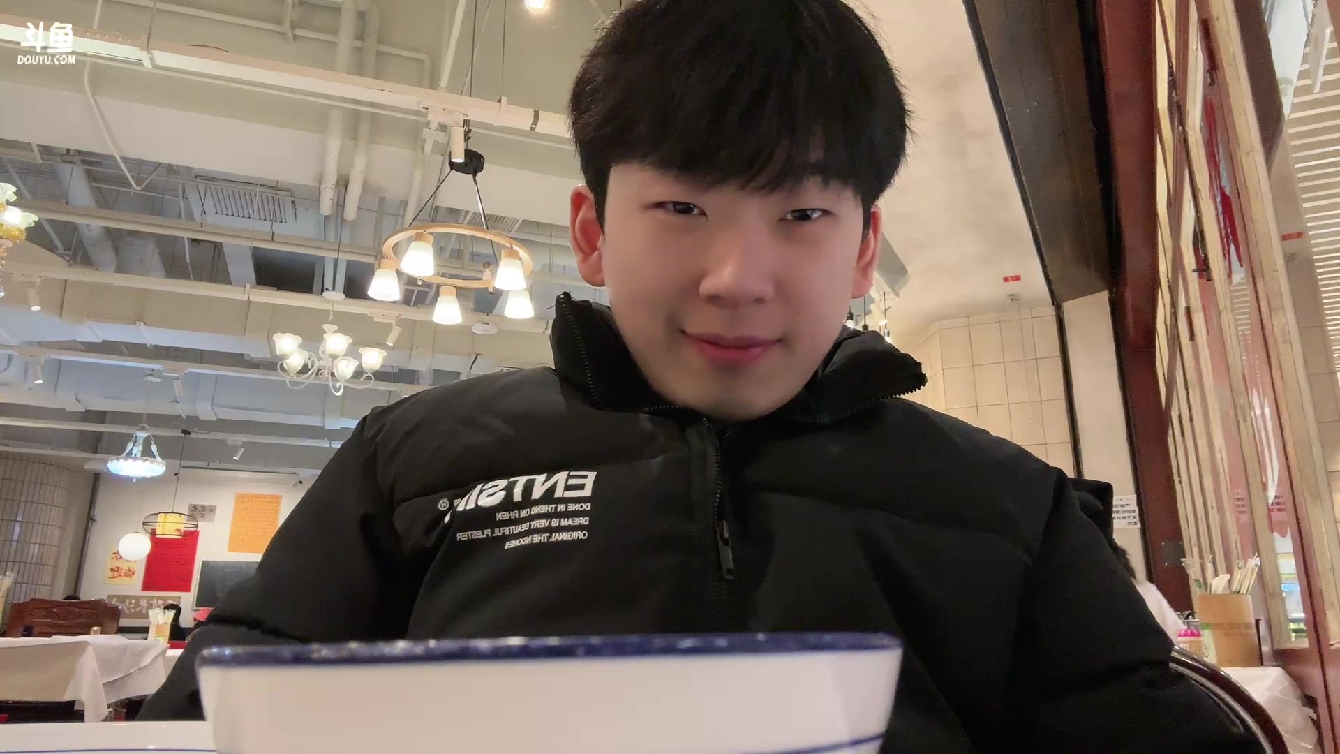 【2023-02-23 19点场】叁三QvQ：【小奶团】去趟医院看下巴 看情况播