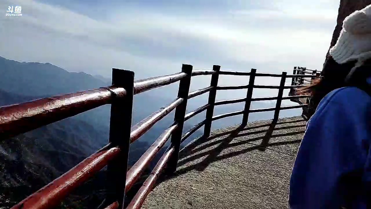【2023-02-19 15点场】百变姑姑肖淑洁：去爬老君山。